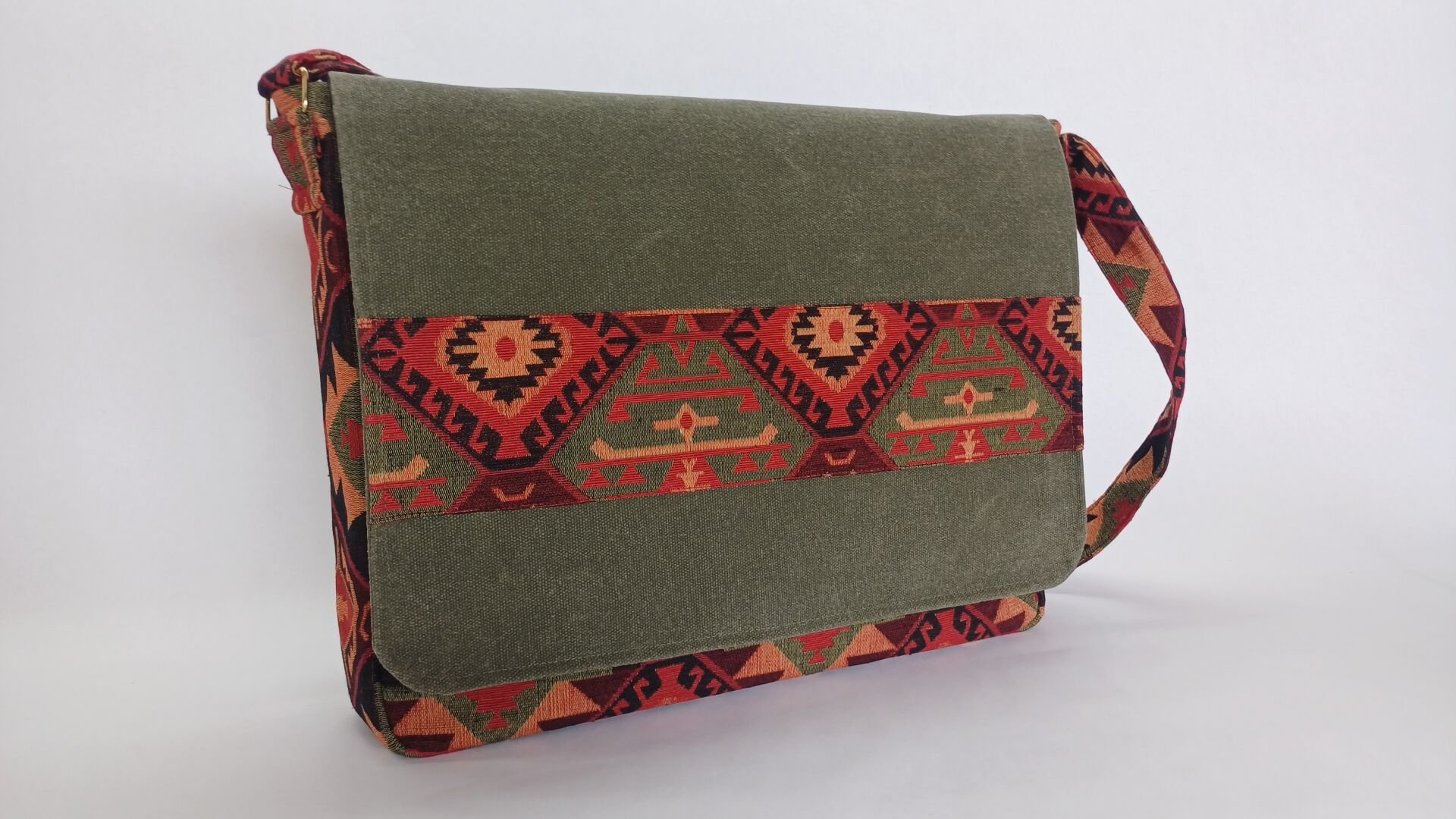 Haki Mumlu Kanvas Otantik Desenli Postacı Çantası – Su Geçirmez Unisex Omuz ve Laptop Çantası